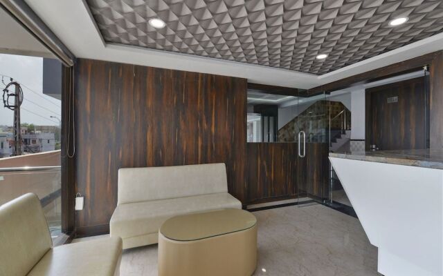 OYO 12694 Hotel Bauji Palace