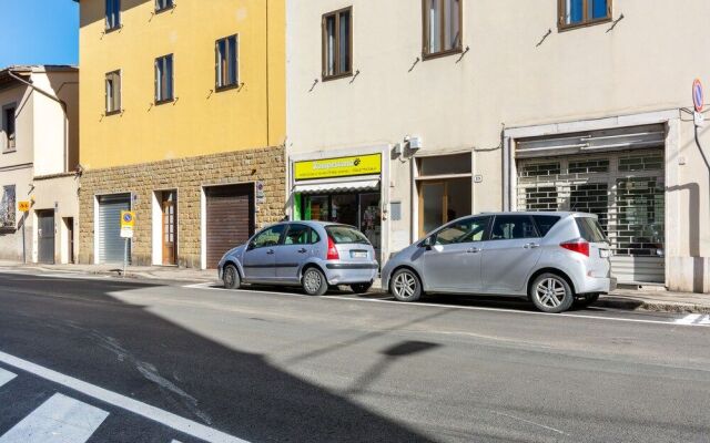 Arno River Bright Apartment