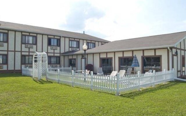 Sky Lodge Inn & Suites