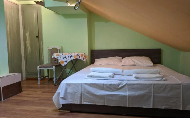 Midtown Place Apartment Loft таванска стая с баня DORIS 2