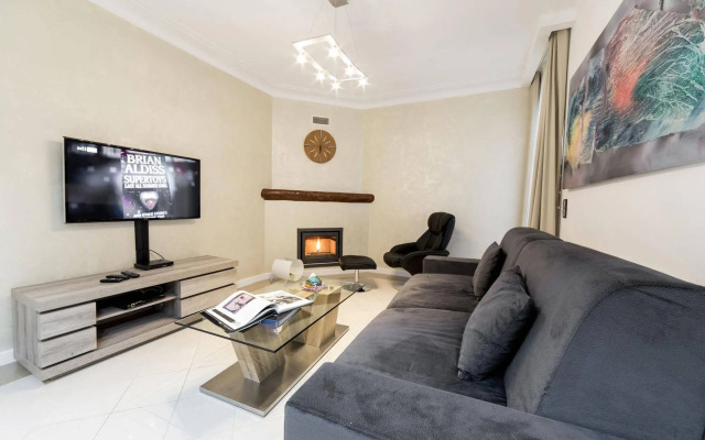 The Queen Luxury Apartments - Villa Cortina