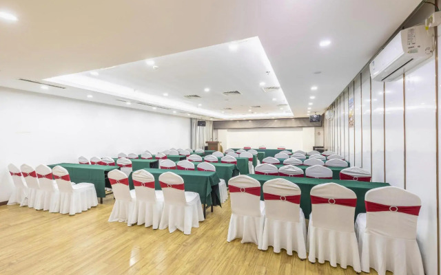 Starway Hotel Luan Shucheng Saifu