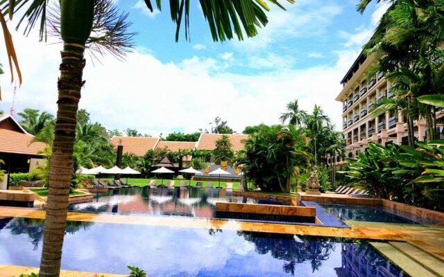 Angkor Miracle Reflection Club