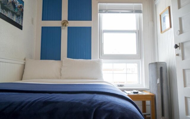 Blue Mountain Lodge Bed & Breakfast
