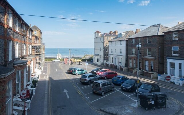 Seafront Walk Garden Apartment