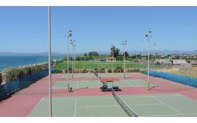 Lovely 3-bedroom Rental Unit With Alluring Views
