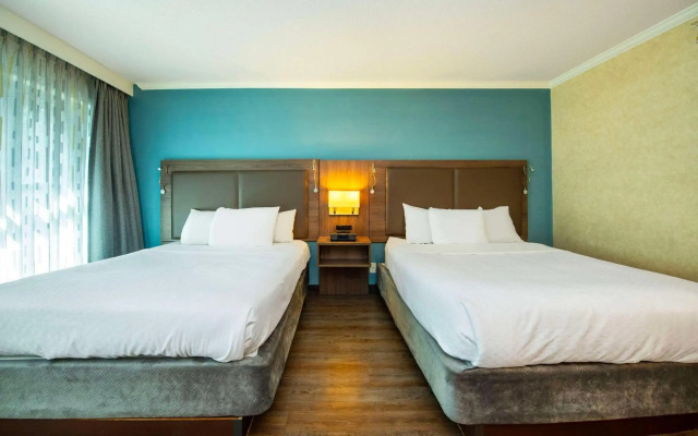 Grand Park Hotel & Suites Downtown Vancouver, Ascend Hotel Collection