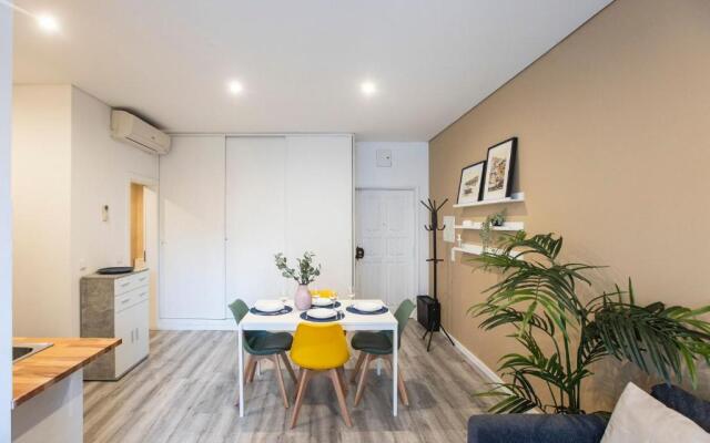 Seaside 1BR Flat w/ AC in Matosinhos by LovelyStay