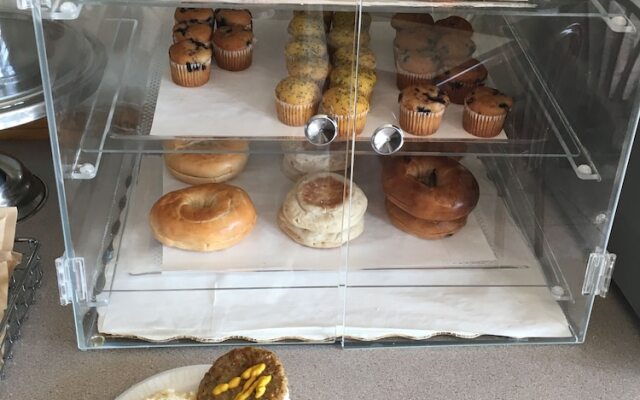 Ambassador Inn And Suites