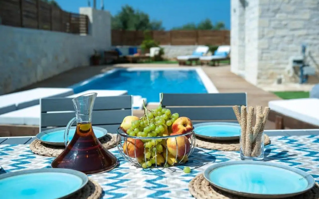 Villa Prima - With Private Heated Pool