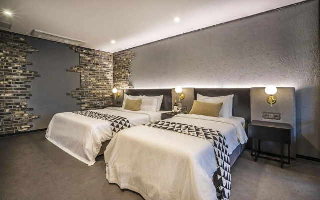 Embledon Hotel