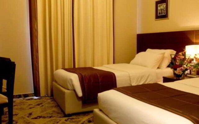 Golden Tulip Hotel Deville