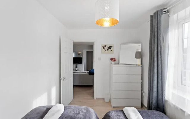Cozy 2 Bed Apartment Close to Lcy & Excel