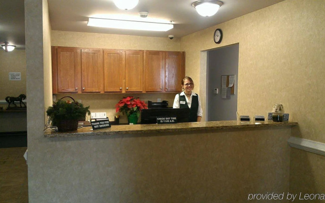 Red Roof Inn & Suites Dickinson