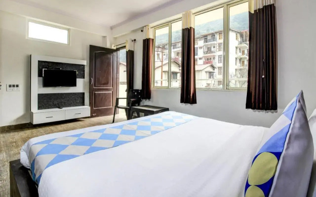 Oyo Flagship 77433 Sk Hotel