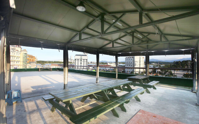 Naiad Pension & Motel