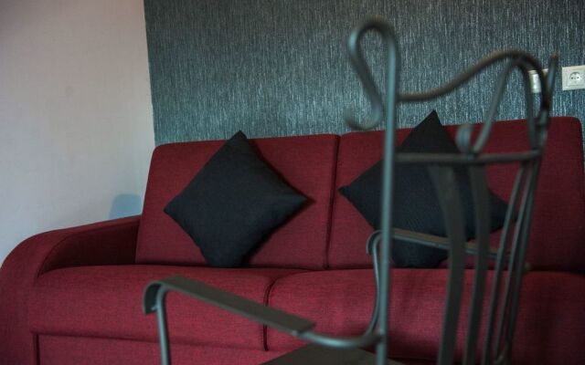 Polys Guesthouse