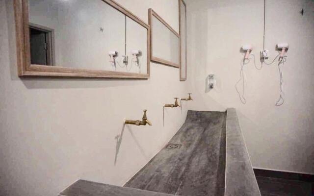 1992 Capsule Hotel - Hostel