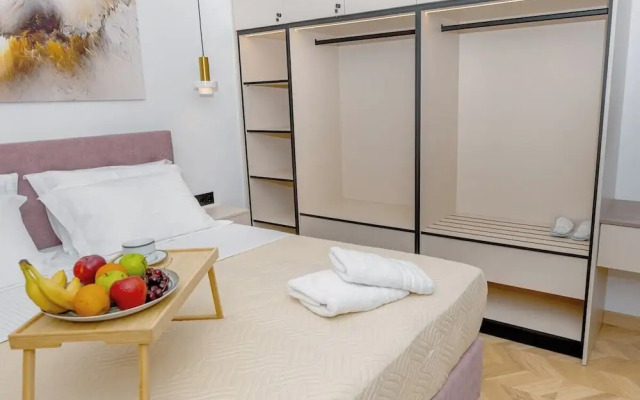 B G Urban Spa by Cretanhouses