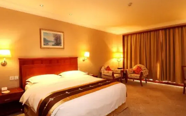 Zhengzhou Cheered Hotel