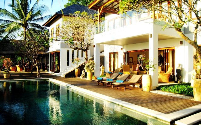 Villa Matahari Terbenam