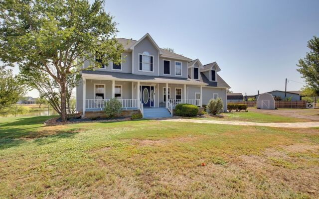 Game Room & Dock: Waterfront Granbury Lake Retreat