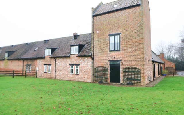 Willow Garth House
