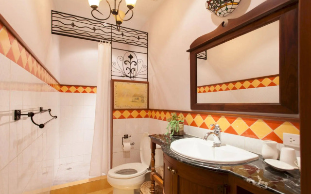 The Heritage House & Garden