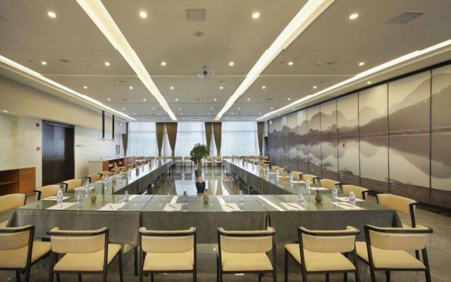 Wing Hotel Guilin - Central Square