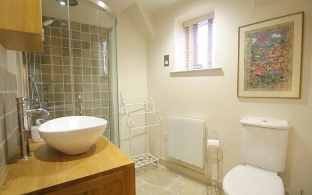 Coach House Burford, Burford