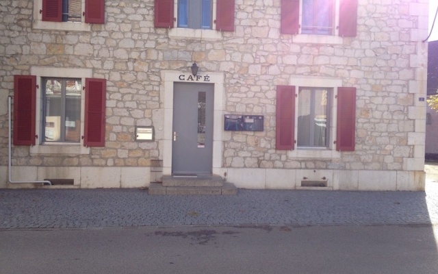 Hôtel au Boeuf Rouge — 3-star hotel in Crassier