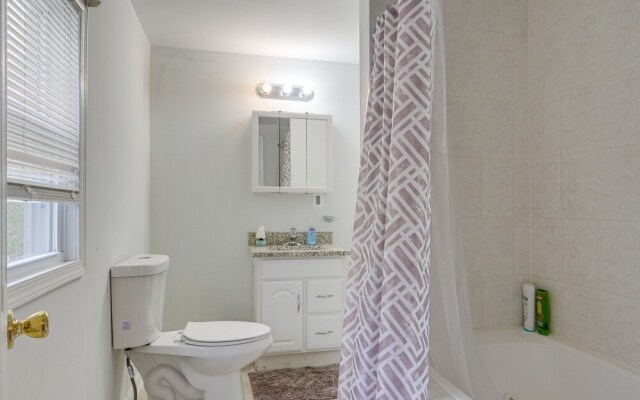 Spacious Triangle Townhome - Near Hiking & Golf!