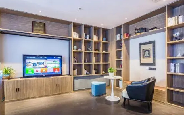 Superior Hotel (Pingdu Renmin Road, Shangjie Food Street)