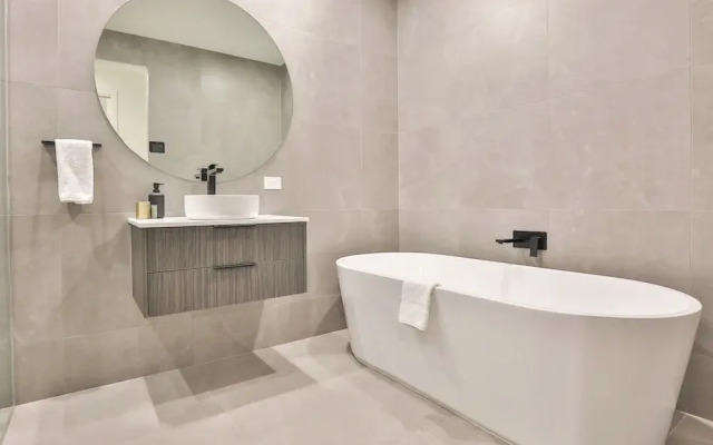 Indulge Apartments City View Penthouses