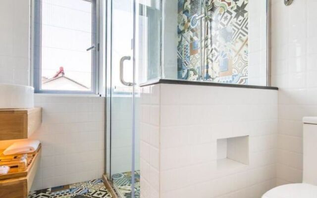 Floral Hotel Huliudiefang