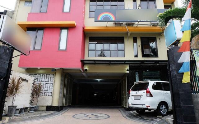 ZEN Rooms Basic D Rainbow near Royal Plaza