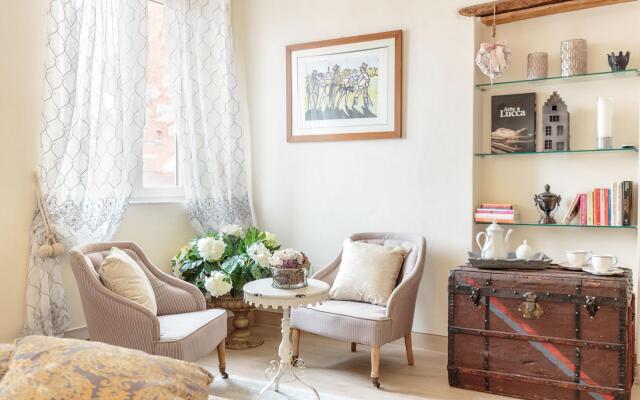 Casa Enea In Lucca With 2 Bedrooms And 1 Bathrooms
