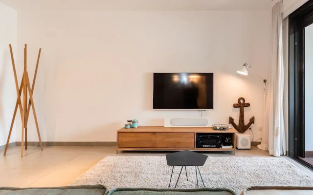 Levontin 30 , Luxury 1 bedroom with parking