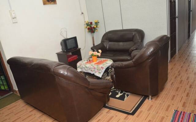 Spot On 89920 Muwaffaq Inn