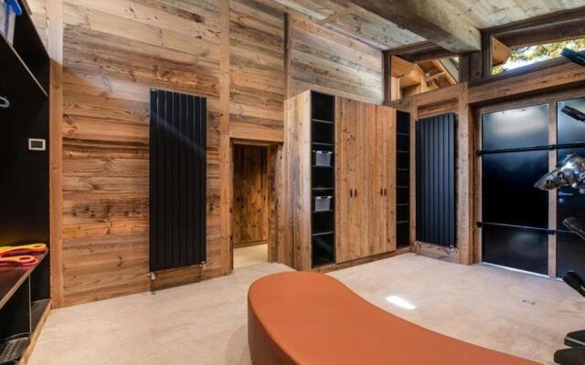 Chalet Montvalezan-La Rosière, 8 pièces, 12 personnes - FR-1-398-622