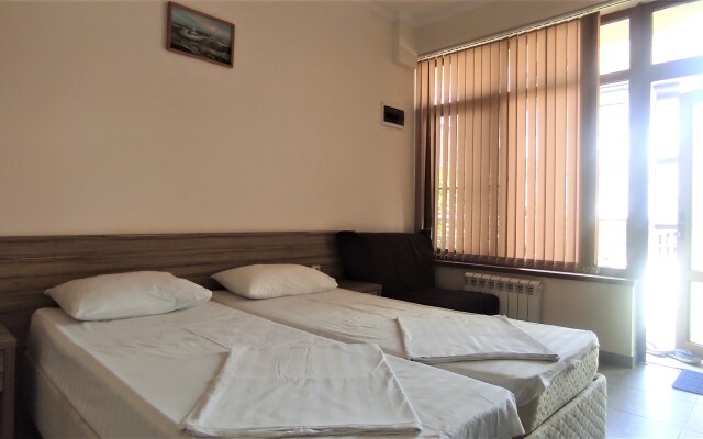Gold NiVa Guest House