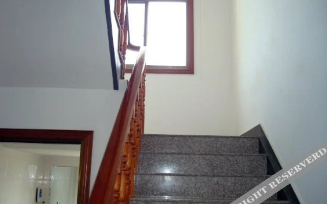 Shendu Canglongwan Hostel
