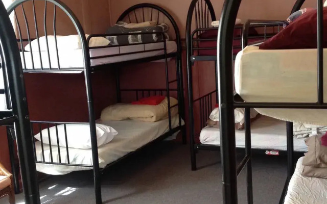 Little River Inn - Hostel