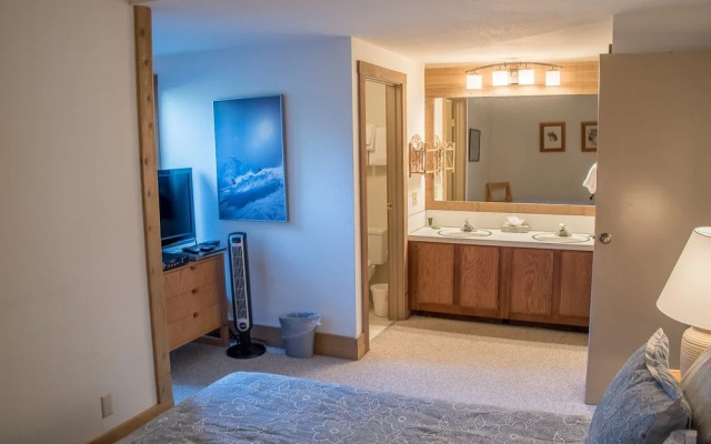 Greyhawk 26 - 2 Br Condo