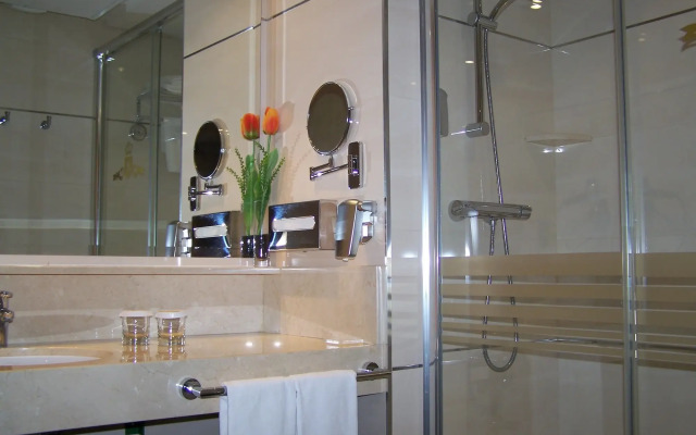 Washington Parquesol Suites & Hotel