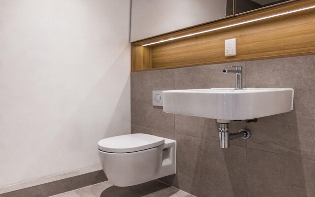 Design 1 Bed With Balcony