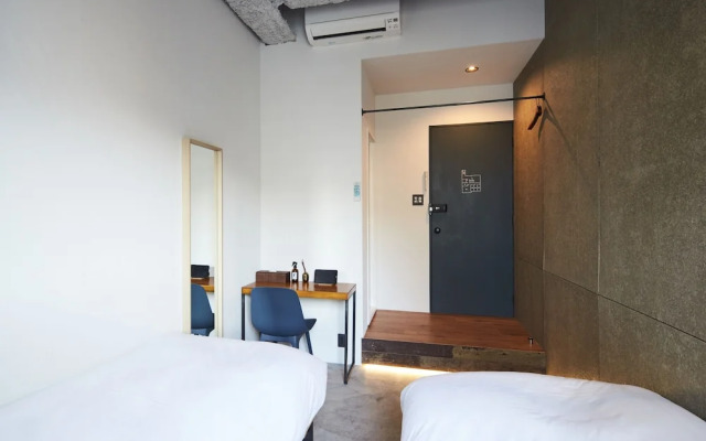 mizuka Imaizumi 5 - unmanned hotel