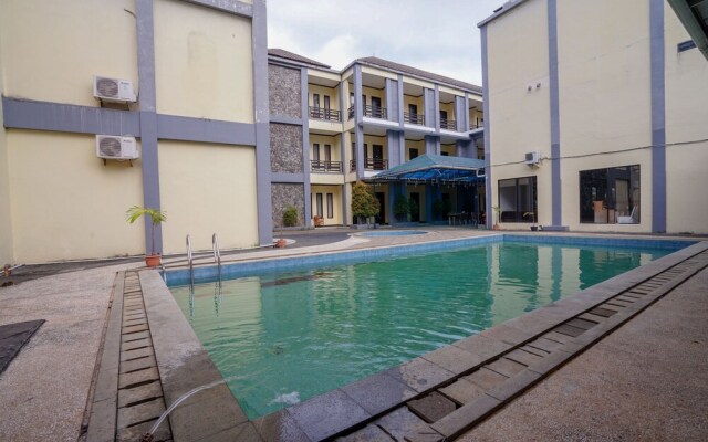 Capital O 2102 Grand Mutiara Hotel