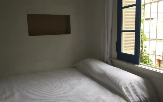 Zola Hostel