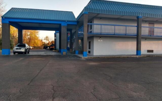 Americas Best Value Inn & Suites Clarksdale